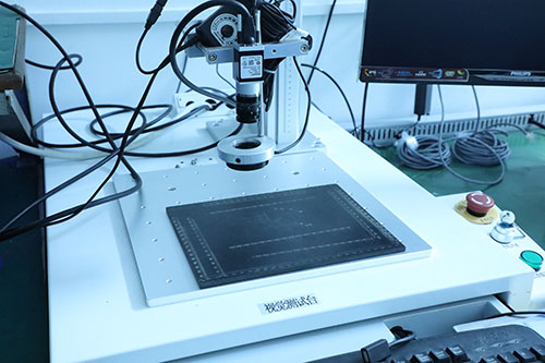 小型全自動(dòng)點(diǎn)膠機(jī)