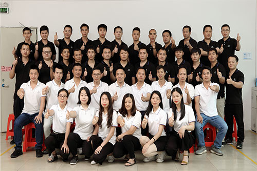 精密全自動(dòng)點(diǎn)膠機(jī)員工