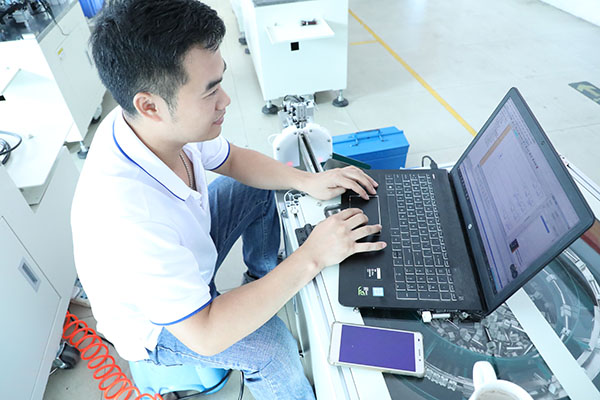 點膠機設(shè)備調(diào)試