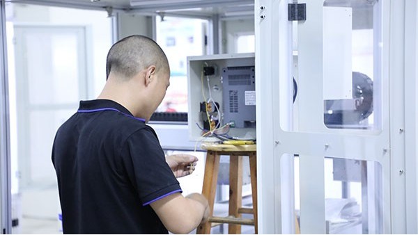 全自動點(diǎn)膠機(jī)