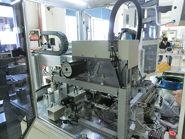 自動電感線圈變壓器組裝機(jī)局部圖