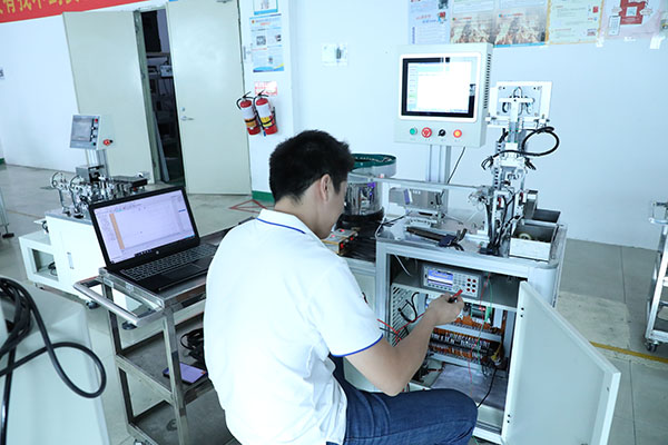 自動(dòng)點(diǎn)膠機(jī)生產(chǎn)廠家圖片