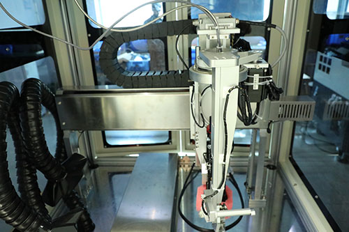 三軸熱熔點膠機(jī)操作