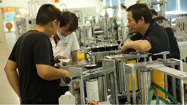 雙液自動(dòng)點(diǎn)膠機(jī)