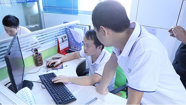 全自動點(diǎn)膠機(jī)