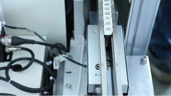 成都全自動點(diǎn)膠機(jī)