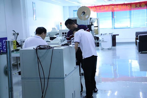 自動化點膠機(jī)生產(chǎn)廠家