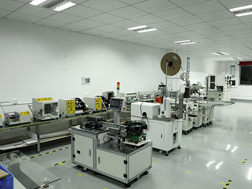 國內(nèi)只做點膠機的廠家