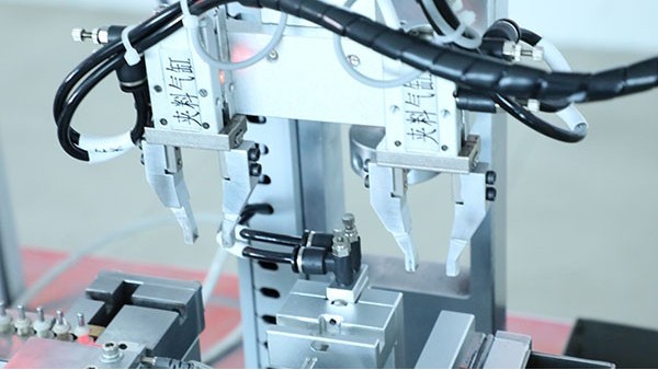 視覺(jué)點(diǎn)膠機(jī)生產(chǎn)廠家