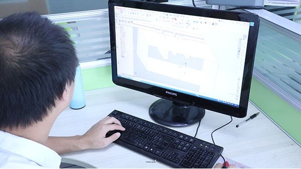 深圳自動(dòng)點(diǎn)膠機(jī)廠家