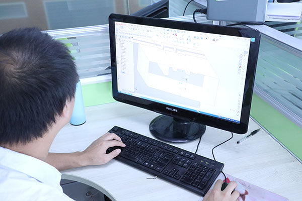 深圳自動點膠機(jī)廠家