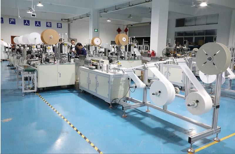 全自動一拖一內(nèi)耳包邊口罩機(jī)整體圖