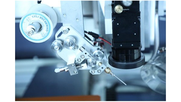 自動點(diǎn)膠機(jī)液料點(diǎn)膠的注意事項(xiàng)