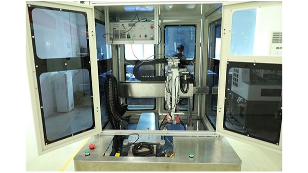 全自動點(diǎn)膠機(jī)