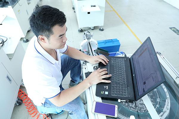 超小型點(diǎn)膠機(jī)控制器廠家